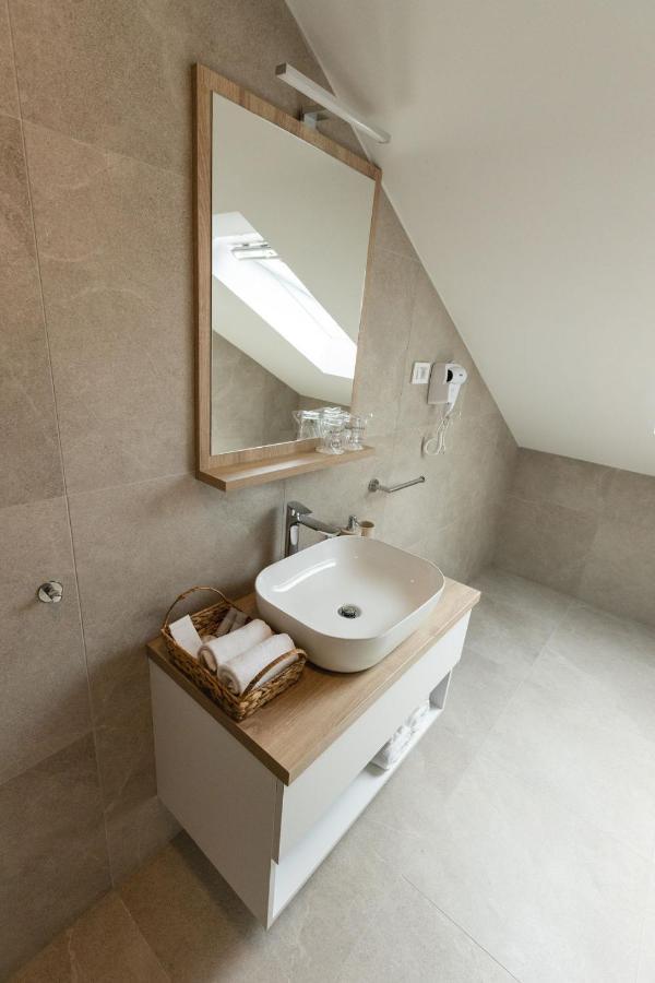Rooms & Apartment Perak Kutjevo Exterior foto